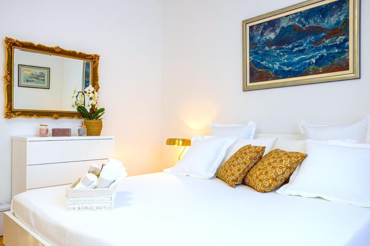 Lux Holiday Apartment Tony @ 10 Min Znjan Beach สปลิท ภายนอก รูปภาพ